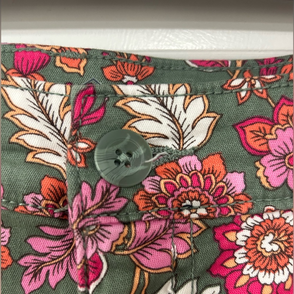 St. John’s Bay Floral Bermuda Shorts - Picture 4 of 8